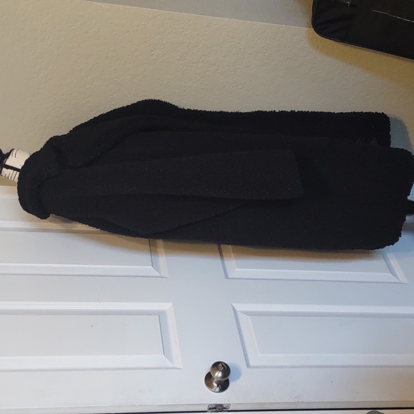 BCBG eneration elegant black Teddy coat.size 2 X new - Picture 6 of 14